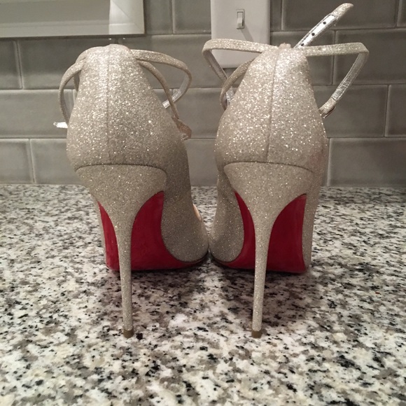Christian Louboutin - Picture 5 of 8